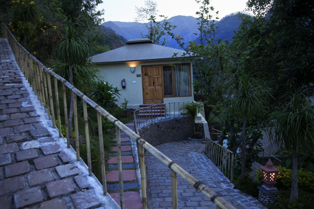 Hotel Raga On The Ganges, Rišikéš Exteriér fotografie